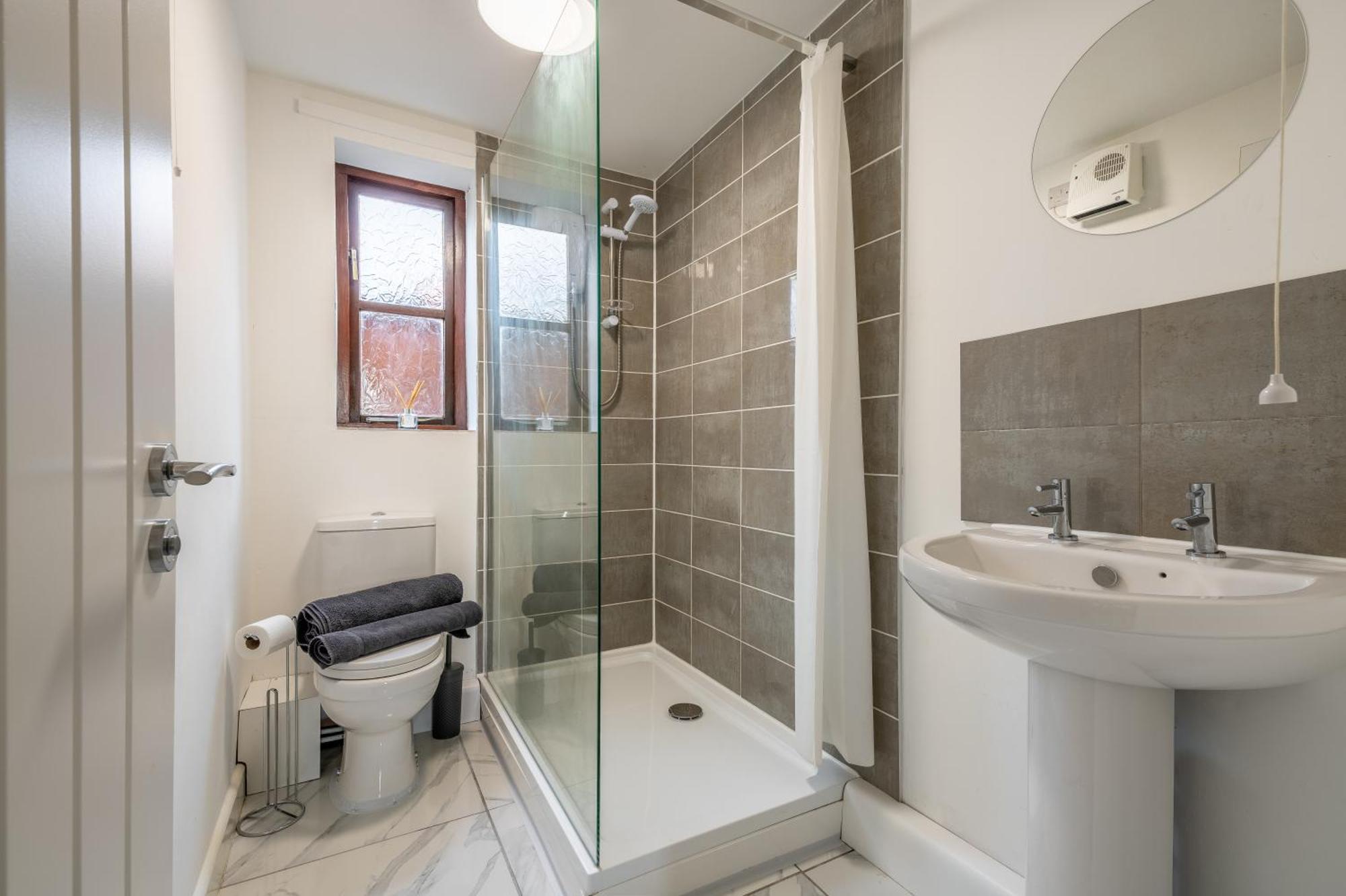 Modern Studio Flat In Wellington, Telford Esterno foto