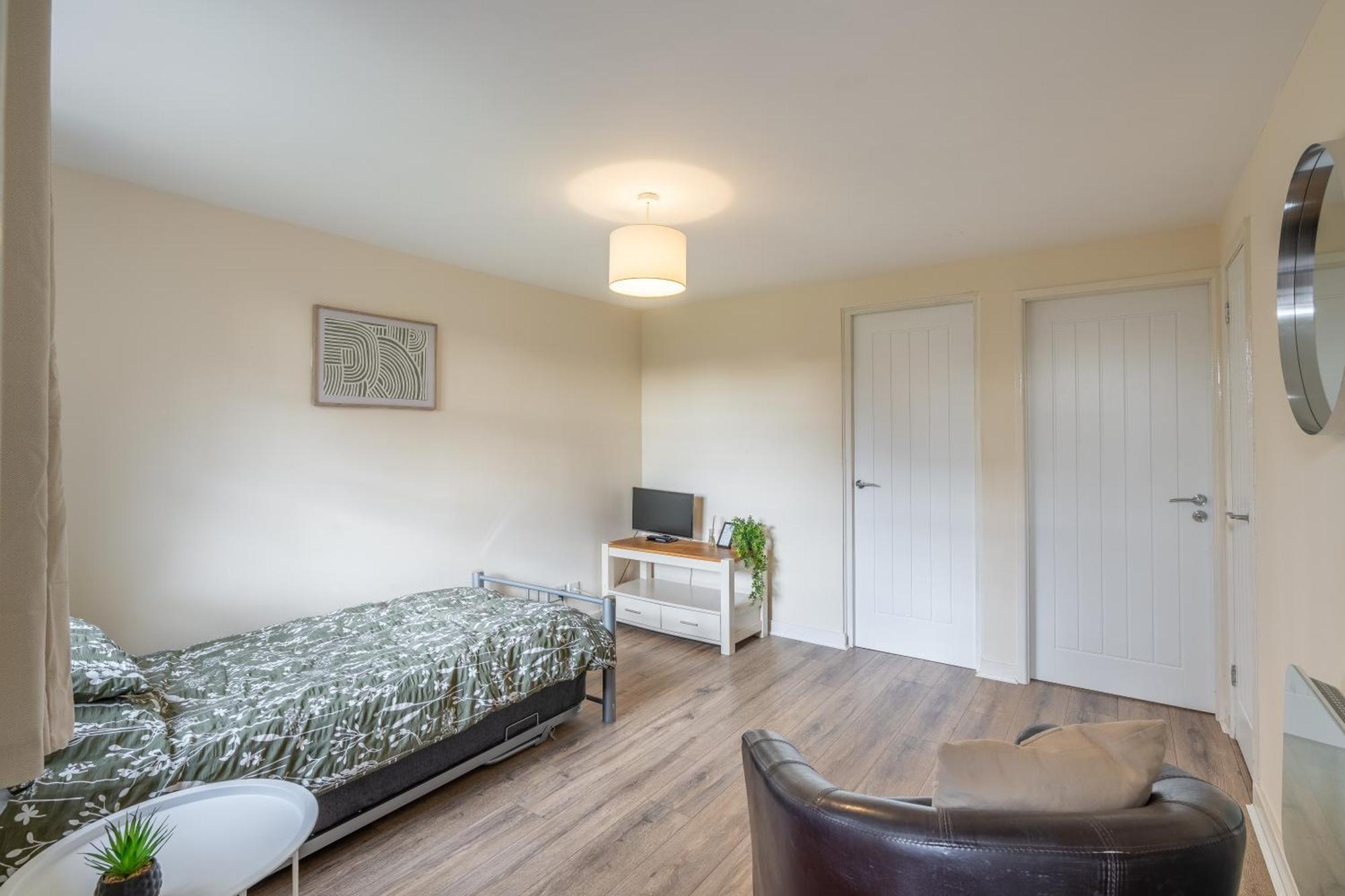 Modern Studio Flat In Wellington, Telford Esterno foto